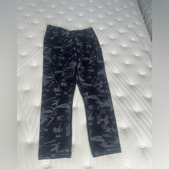 Zyia camo capri - Picture 1 of 1